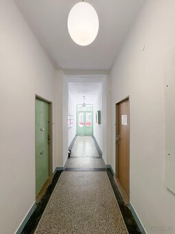 Pronájem nezařízeného bytu 2+1 cca 49 m2,  3. patro,, Záhřeb - 19