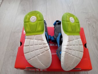 Balík oblečení chlapec velikost 110-116 + boty velikost 28 - 19