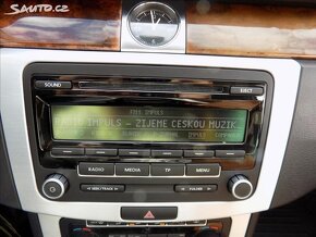 Volkswagen Passat VARIANT 2,0 TDI Highline/DSG/Kůže/ 8/2011 - 19
