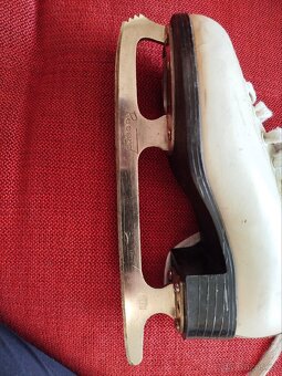 Dívčí brusle 34 - 19