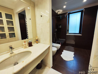 Prodej bytu 5+kk 274 m² Città Sant'Angelo, Itálie - 19
