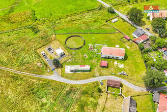 Prodej zemědělského objektu v Křižovatce s pozemkem 10428 m2 - 19