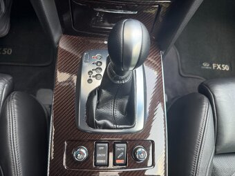 Infiniti FX50, S, 5.0 V8, 287kw 4x4 Původ ČR - 19