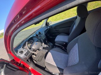 Ford Fiesta 1.4 70 koní , Nová STK r.v 2006 - 19