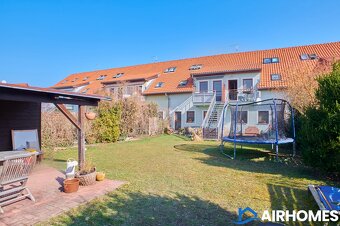 Mezonetový byt 4+kk (93.39 m²) se sdílenou zahradou (255 m²) - 19