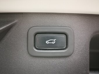 Land Rover Discovery Sport 2.0 D AWD AT ČR 1majitel - 19