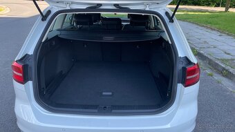 VW Passat 2016 2.0tdi,110KW,MANUAL,FULL LED,KUZE,NAVI,R17 - 19