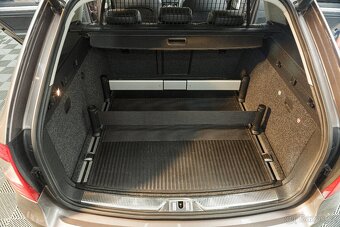 ŠKODA SUPERB II 2.0 TDI 4x4 125Kw Combi Exclusive - 19