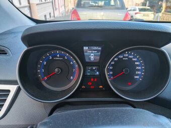 2012 Hyundai i30 - mnoho komfortních úprav - 19
