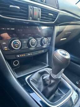 MAZDA 6 2.0i 121KW BENZÍN MANUÁL NAVI-XENON-VYHŘEV-TAŽNÍ - 19