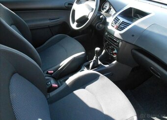 Peugeot 206 1,1 i 44 kW PLUS Serviska benzín - 19