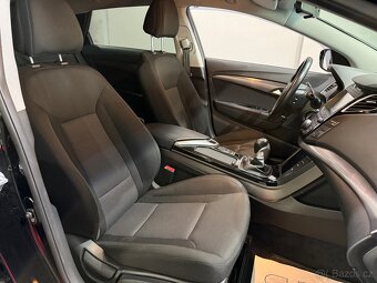 Hyundai i40 2,0 GDI KAMERA VÝHŘEV TOP - 19