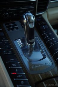 PORSCHE PANAMERA 4S 400HP V8 - 19