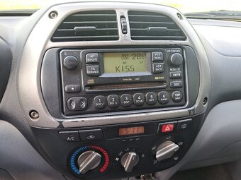 TOYOTA RAV4 2.0 D-4D 85kW 4x4 ALU, KLIMA, TAŽNÉ, STK 2026 - 19