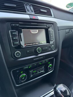 Škoda Superb II 2.0TDI 103KW DSG 2013,Navi,ALU R16,BI-XEN - 19