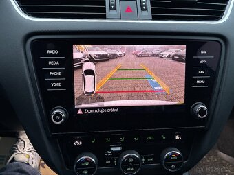 Škoda Octavia 2.0TSI 140kW AUTOMAT STYLE DPH - 19