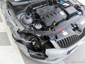 Škoda Octavia Combi 2.0 TDI DPF RS DSG - 19