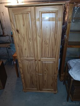 Prodám velký set nábytku z masivní borovice - 19