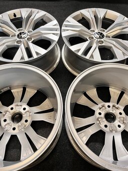 5x112 R17 VW Passat B8 Alltrack - TOP STAV - 19