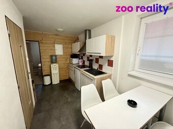 Prodej atypického domu 325 m2 s možností rozdělení na dvou g - 19