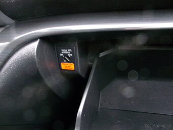 Mazda 6 Dynamic sport 2.5i 16V kombi,xenony,kůže,BOSE - 19