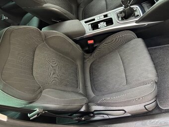 Renault Mégane, 1.3 TCe 1.MAJ. VÝHŘEV SED. PLNÝ SERVIS - 19