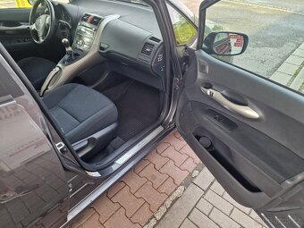 Toyota  Auris1.6VVT-i  91KW r.v.2009 - 19