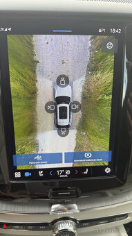 olvo XC60 2.0 B4 mHEV Plus Bright AWD A/T - 19
