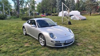Porsche 911 Carrera - 19