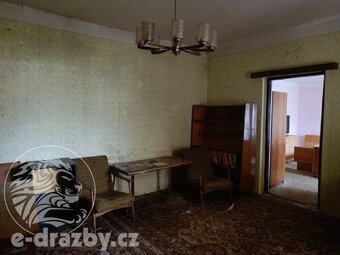 Rodinný dům 3+1 s pozemkem 774 m2 v obci Kryry, okres Louny - 19