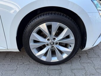 Škoda Superb 3 iV 1.4 eTSI 150kW DSG Tažné Webasto Navigace - 19