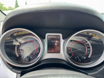 Fiat Freemont 2.0MJT 125KW URBAN VÝHŘEV - 19