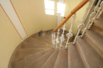 Pronájem ateliéru, 2+1, 112m2, 4.p., ul. Všehrdova, Praha 1  - 19