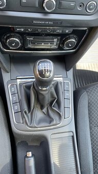 Škoda Superb 2.0tdi 2014 MANUAL,LED,NAVI,ALU R17,TAŽNE - 19