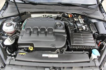 Volkswagen Golf 2.0 TDI, VIRTUAL, NAVIGACE, DPH - 19