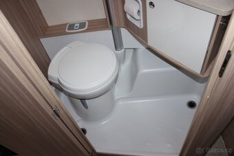 BURSTNER IXEO 710 - 19