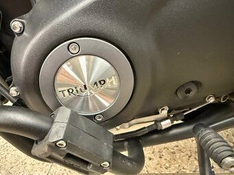 Triumph street Scrambler 900 - 19