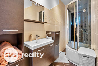 Prostorný rodinný dům 186 m², 2 bytové jednotky, zahrada, ba - 19