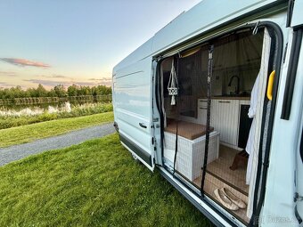 Obytná dodávka Ford Transit  r. v. 2018, odpočet DPH - 19