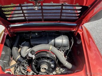 Porsche 911 Carrera (930 SC) - 19
