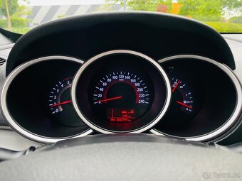 Kia Sorento 2.2D 4x4 MANUÁL VÝHŘEV 1.MAJITEL PANORAMA - 19
