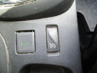 Renault Captur, 1,2-87KW-1.MAJITEL-KOUPEN V ČR - 19