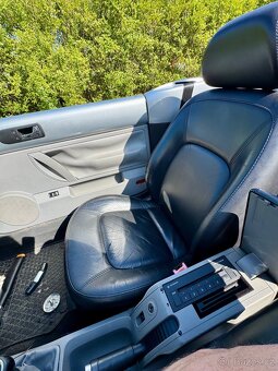 VW New Beetle Cabrio 2.0i - 19