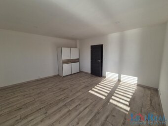 Pronájem bytu 3+kk, 79 m2, terasa, zahrádka, Sluhy - 19