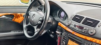 Mercedes-Benz W211 - 19