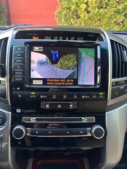 Toyota Land Cruiser 200 4.5D-4D V8 Luxury 7mist - 19