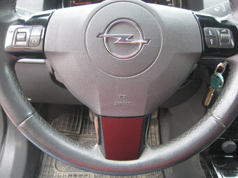OPEL ASTRA 1.9 CDTi CARAVAN KLIMA TAŽNÉ NAVI - 19