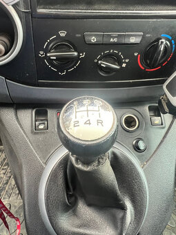 BERLINGO 1.6 HDI 16 V, R.V. 2009 - 19