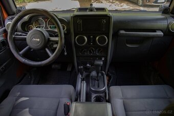 Jeep Wrangler Mountain 3,8 V6 LPG A/T 4x4 aj na splátky - 19