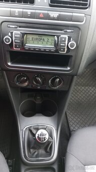 Volkswagen Polo 1.2i,44kw,5dveří,rv-2010,najeto 133399km. - 19